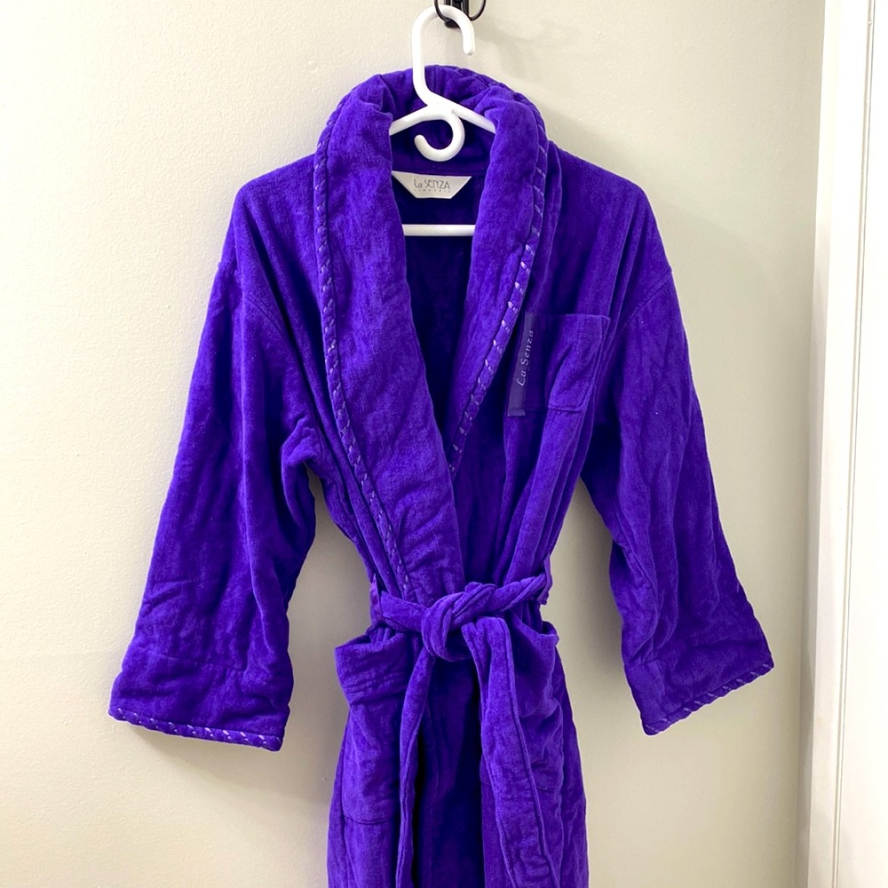 I am selling a cotton robe.